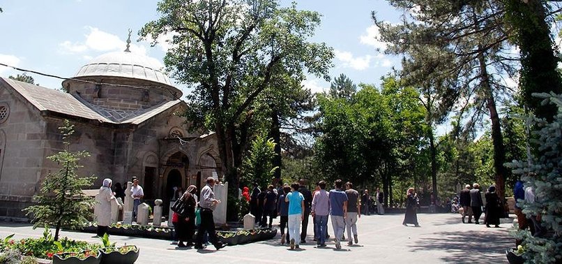 MEVLANA'NIN HOCASINA YOĞUN İLGİ