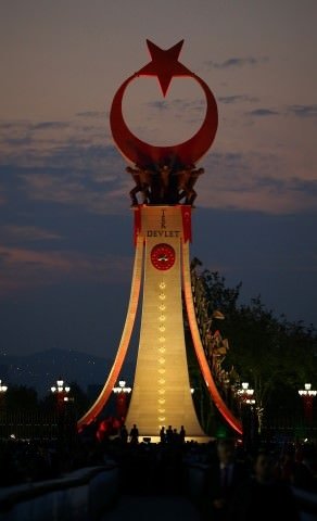 Beştepe'deki Şehitler Abidesi açıldı! Bakın o semboller ne anlama geliyor