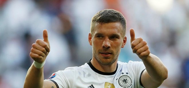 ALMANYA'DA MART AYININ GOLÜ PODOLSKİ'DEN
