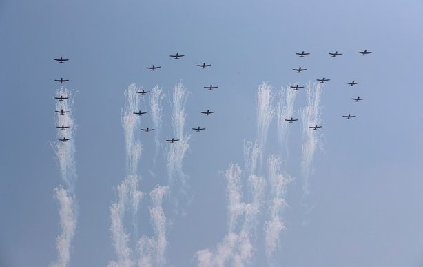 Kuzey Kore ilk defa balistik füzelerini gösterdi