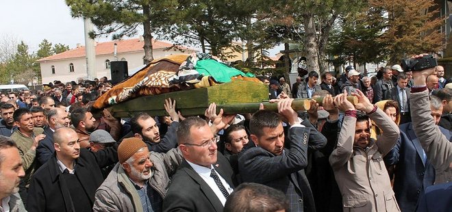 ŞEHİT HALİSDEMİR'İN ANNESİ TOPRAĞA VERİLDİ