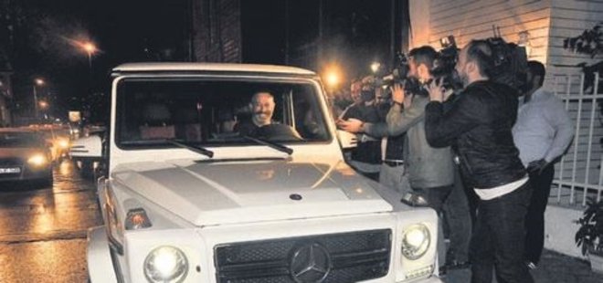 CEM YILMAZ OTOMOBİLİNDEN SIKILINCA BAKIN NE YAPTI!