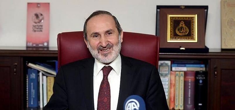 GÜLEN, HAZRETİ PEYGAMBER'DEN TALİMAT ALAN DİNİ LİDER PROFİLİ ÇİZİYOR