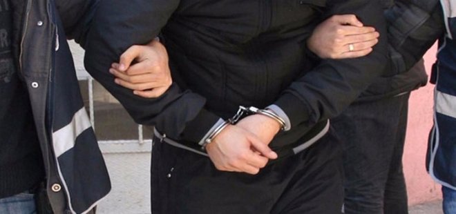 ANNE VE BABASINI SATIRLA BAŞLARINDAN YARALADI