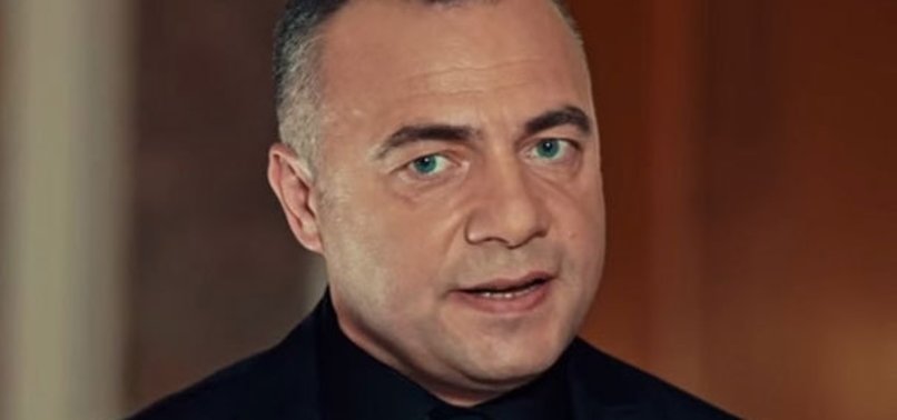 TAKİPÇİSİNE PATLADI: 'GERİZEKALI, ZEVZEK, ÖKÜZ'