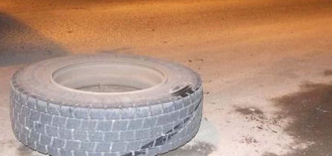 OTOBÜS SEYİR HALİNDEYKEN ARKA TEKERLEĞİ ÇIKTI