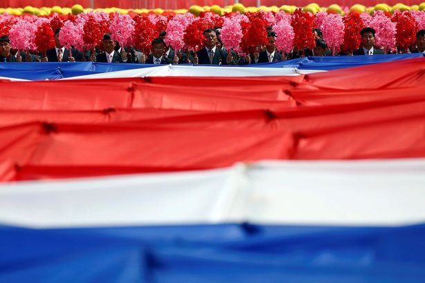 Kuzey Kore ilk defa balistik füzelerini gösterdi