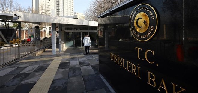 DIŞİŞLERİ BAKANLIĞI'NDAN HOLLANDA'YA İLK YAPTIRIM