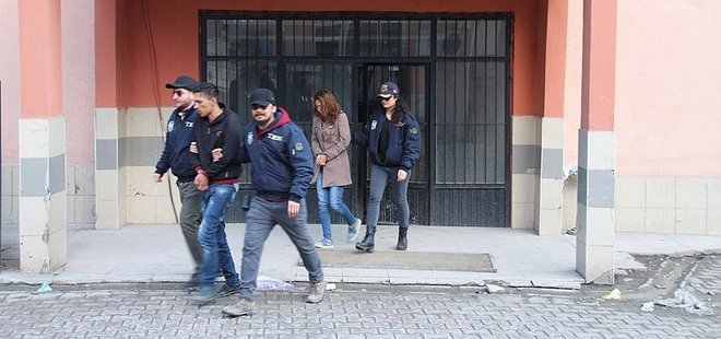 HAKKARİ'DE YPG'Lİ 2 TERÖRİST TUTUKLANDI