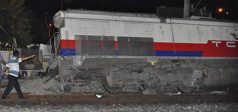 İZMİR'DE TREN KAZASI!