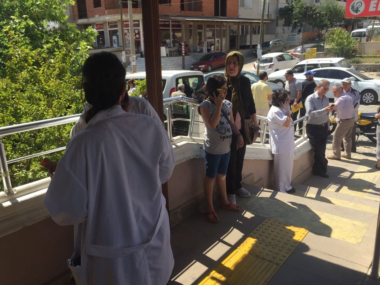 Ege'de meydana gelen deprem sonrası ilk fotoğraflar