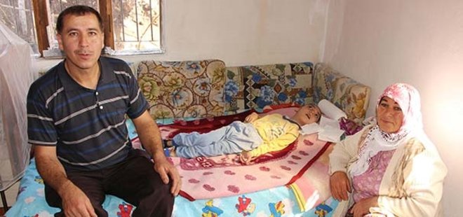 ANNE ÇOCUĞUNUN TEDAVİ PARASINI ALIP KAÇTI İDDİASI