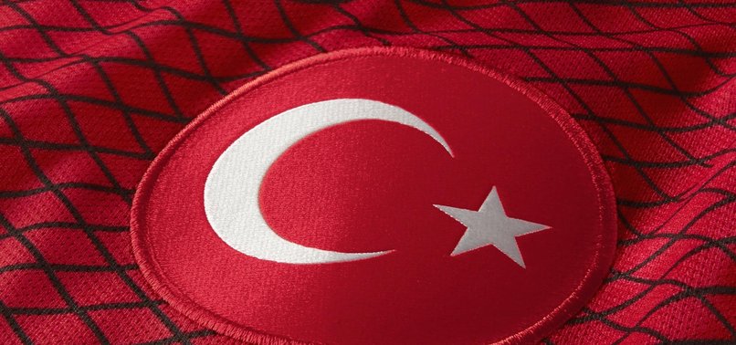 FATİH TERİM'DEN FARKLI İLK 11!