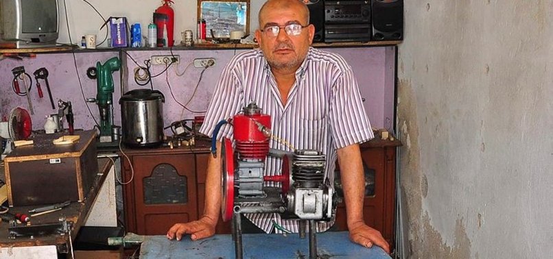 MANİSA'DA MARANGOZ USTASI HAVAYLA ÇALIŞAN MOTOR ÜRETTİ
