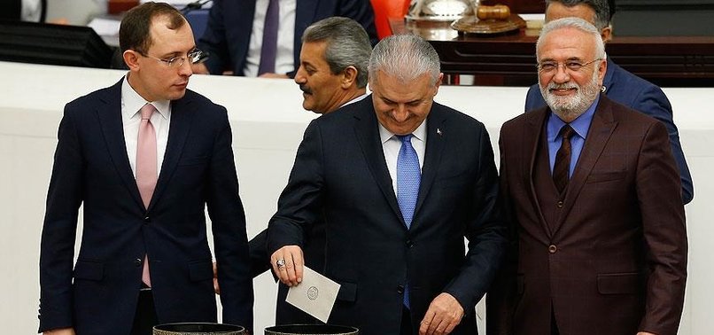 ANAYASA DEĞİŞİKLİĞİ TEKLİFİNİN ÜÇÜNCÜ MADDESİ KABUL EDİLDİ