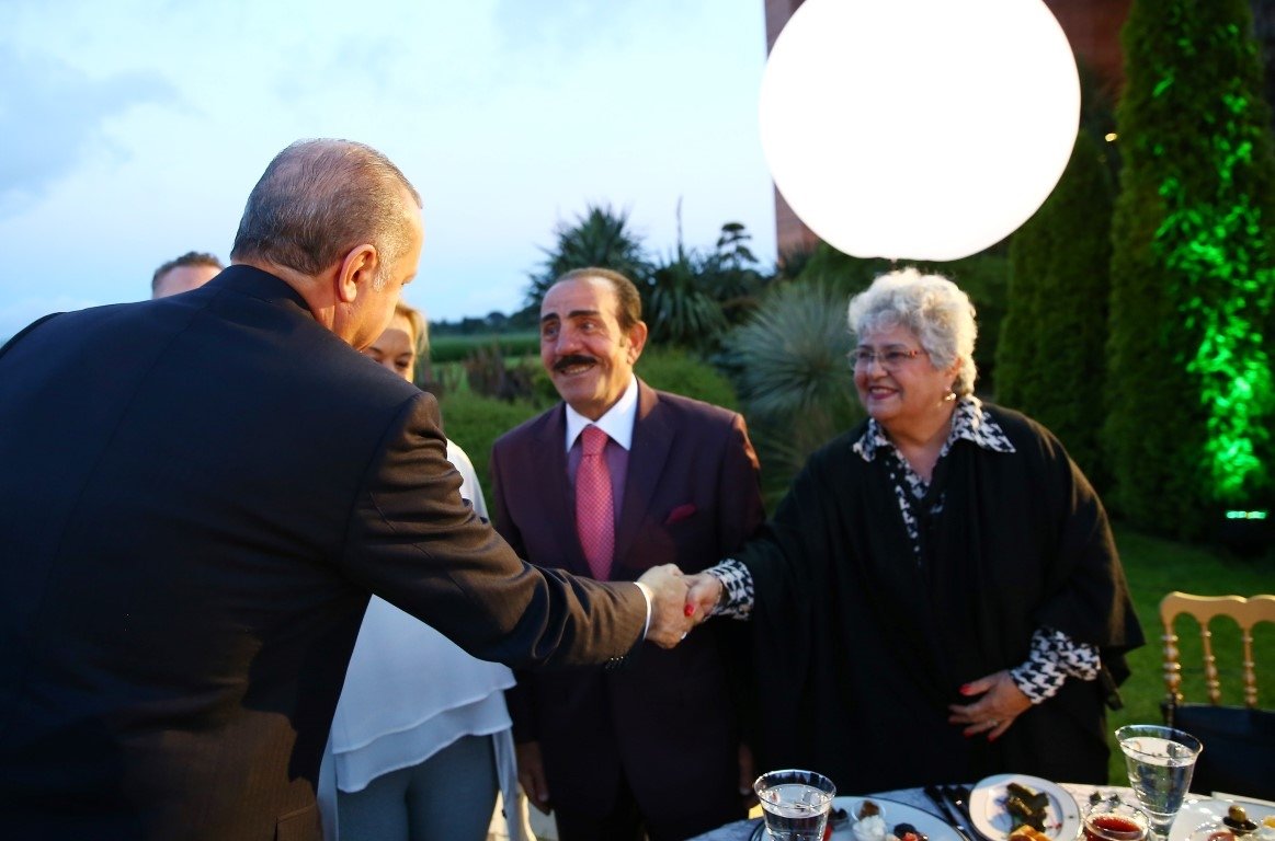 Cumhurbaşkanı Erdoğan sanatçı ve sporculara iftar verdi