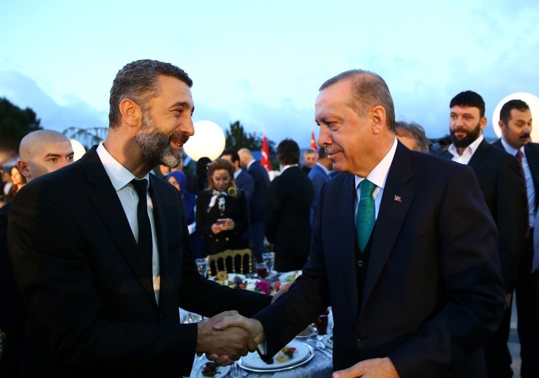 Cumhurbaşkanı Erdoğan sanatçı ve sporculara iftar verdi