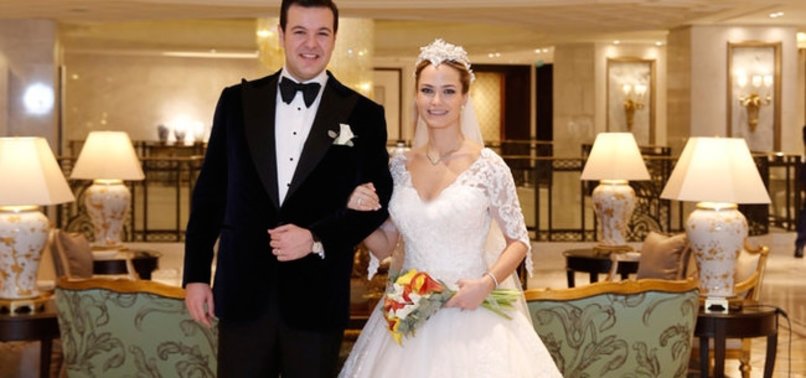 'ÖNCE BEBEK SONRA NİKAH' MODASINA UYDU