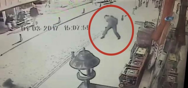 YOLDA YÜRÜRKEN BAŞINA TUĞLA DÜŞTÜ!