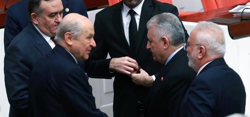 MECLİS'TEKİ GERGİNLİĞİ GÖRÜŞTÜLER