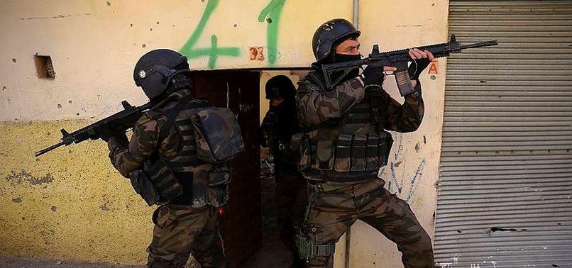 VATANDAŞ İHBAR ETTİ ELEBAŞILARI ÖLDÜRÜLDÜ