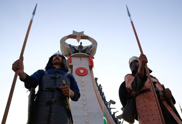 Beştepe'deki Şehitler Abidesi açıldı! Bakın o semboller ne anlama geliyor