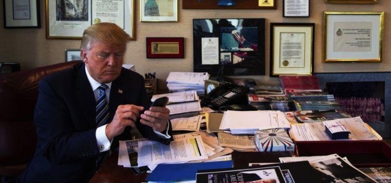 DONALD TRUMP BAŞKAN OLDU ANDROİD TELEFONU GİTTİ