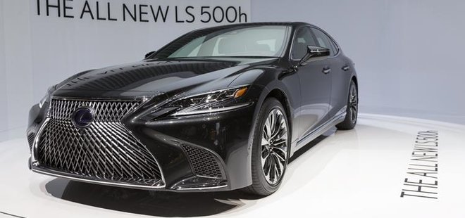 LEXUS, LÜKS SINIFTA YENİ BİR SAYFA AÇIYOR