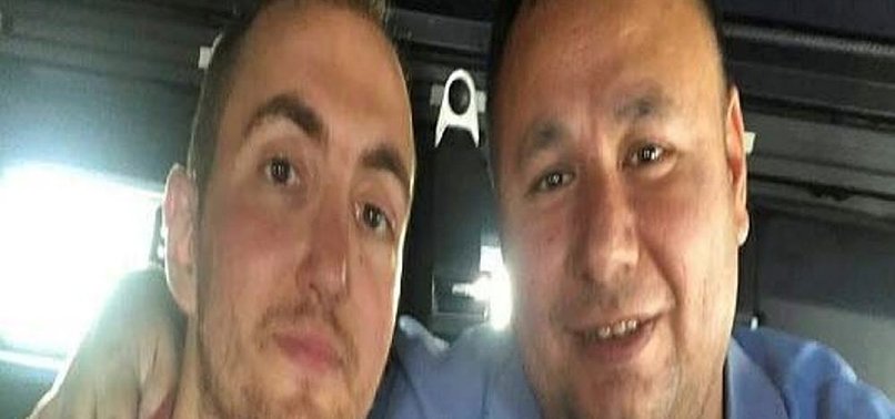 KATİLLE FOTOĞRAF ÇEKTİREN BAŞKOMİSER'E KÖTÜ HABER!
