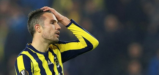 VAN PERSİE'DEN 'ÖZÜR ÇİÇEĞİ'