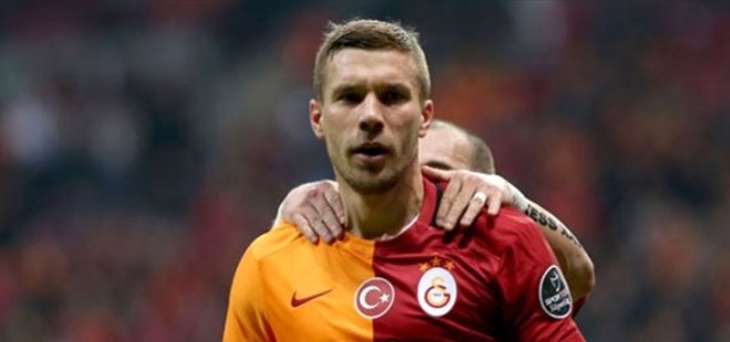 LUKAS PODOLSKİ SALDIRIYA UĞRADI