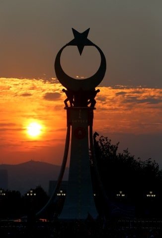 Beştepe'deki Şehitler Abidesi açıldı! Bakın o semboller ne anlama geliyor
