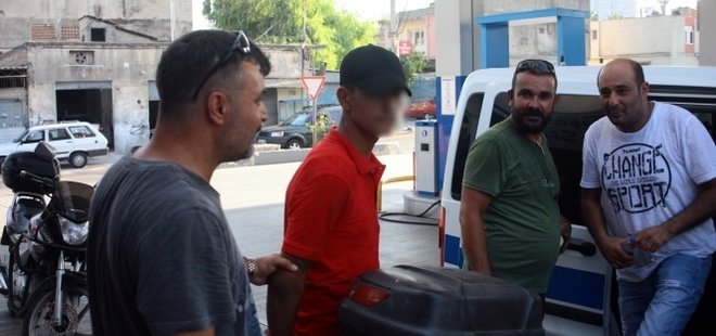 POLİSİ GÖRÜNCE POŞETİYLE YUTTU
