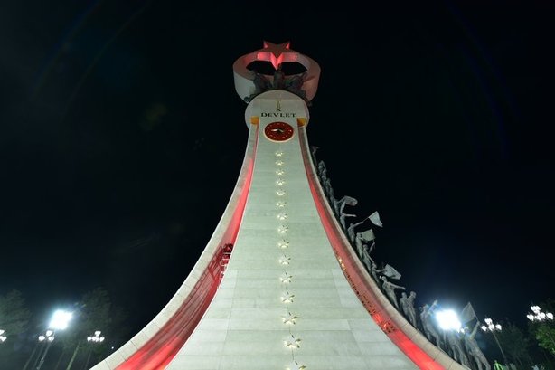 Beştepe'deki Şehitler Abidesi açıldı! Bakın o semboller ne anlama geliyor