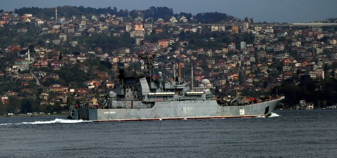 İSTANBUL BOĞAZI’NDAN RUS SAVAŞ GEMİSİ GEÇTİ