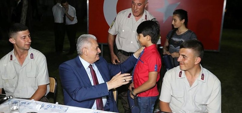 BAŞBAKAN YILDIRIM'A SEVGİ SELİ!