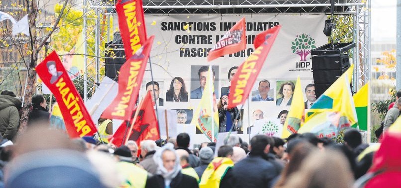 AP’DE YİNE PKK ŞOV