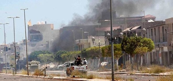 LİBYA’DA HAVA ÜSSÜNE SALDIRI: 141 ÖLÜ