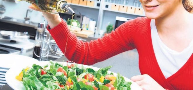 RENKLİ SALATAYLA KANSERDEN KORUNUN