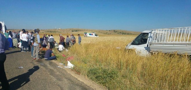İŞÇİLERİ TAŞIYAN ARAÇ KAZA YAPTI! 4 ÖLÜ, 13 YARALI