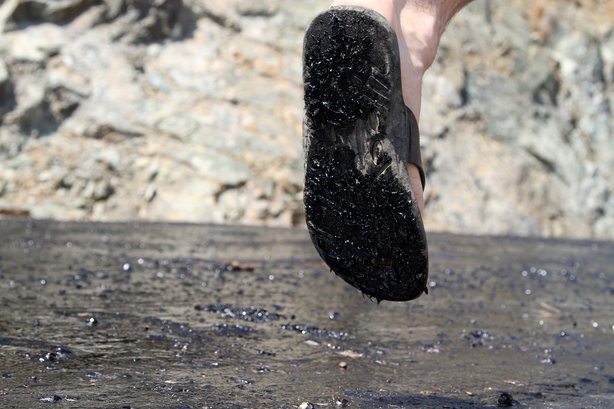 Fethiye'de asfalt eriten sıcaklar hayatı durdurdu