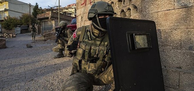 HAKKARİ'DE BİR TERÖRİST ETKİSİZ HALE GETİRİLDİ