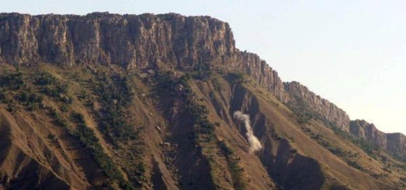 HAKKARİ'DE PKK'LILAR ASKERİ ÜSSE SALDIRDI