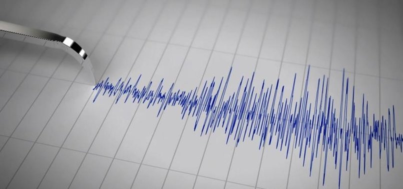 İZMİR'DE KORKUTAN DEPREM