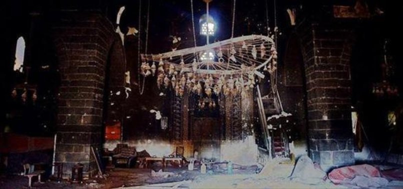 PKK CAMİ VE KİLİSELERİ DE YAKTI YIKTI