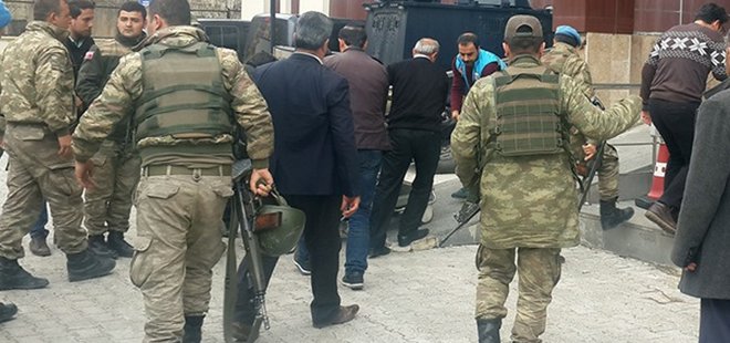 VAN'DA BOMBALI SALDIRI: 1 YARALI