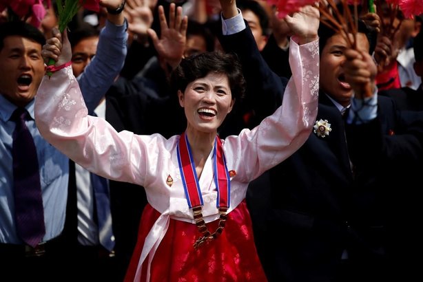 Kuzey Kore ilk defa balistik füzelerini gösterdi