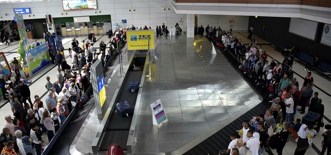 TÜRKİYE'YE GELEN RUS TURİST SAYISI YÜZDE 572 ARTTI