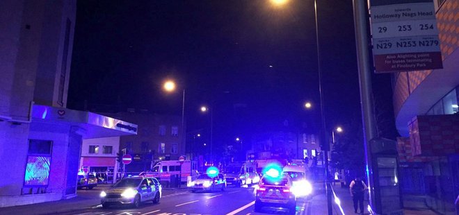 LONDRA'DA MÜSLÜMANLARI HEDEF ALAN ARAÇLI SALDIRI
