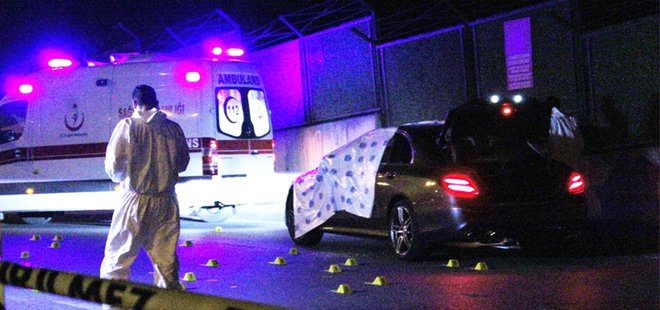 LÜKS OTOMOBİLİ DURDURUP KURŞUN YAĞDIRDILAR!